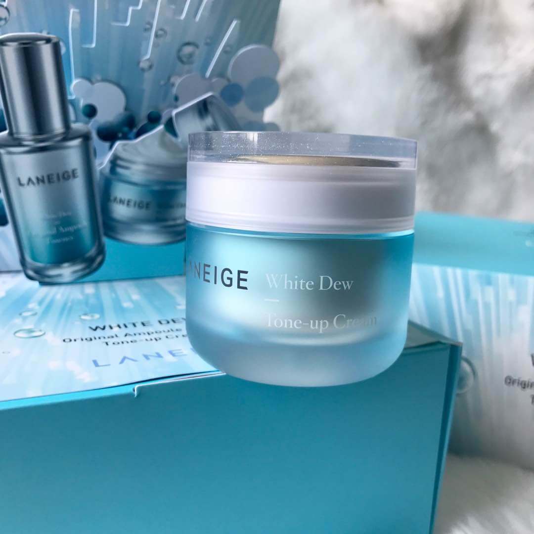 Laneige WHITE DEW COLLECTION   หยดประกายสว่างใสใส่จุดด่างดำ ลดเลือนผิวหมองคล้ำ ให้เจิดจรัสดุจน้ำค้างด้วยกลุ่มผลิตภัณฑ์ LANEIGE White Dew!