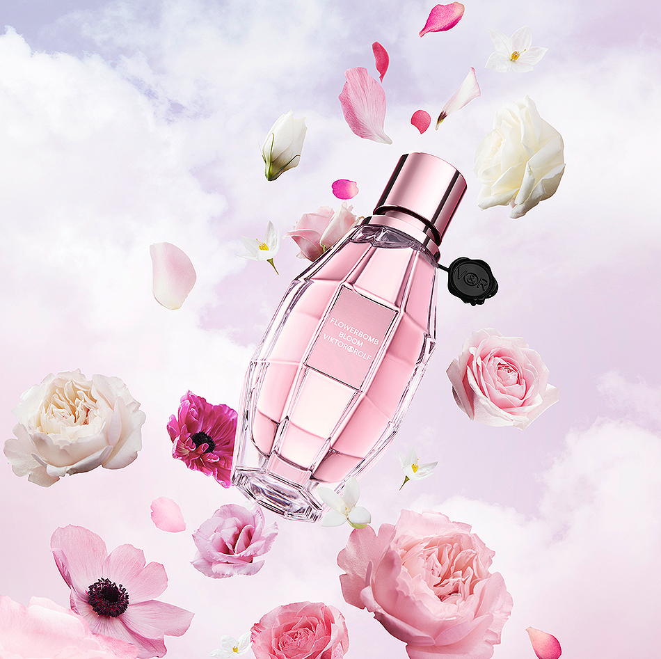 Viktor&Rolf Flowerbomb bloom Eau De Toilette 1.2ml ธีมความหอมดอกไม้เริงระบำในฤดูใบไม้ผลิ ตามที่เห็นในชื่อรุ่นว่า Bloom หอมฟลอรัลฟรุตตี้เฟรชฟุ้ง ด้วยทับทิม และผิวเปลือกส้มให้ความสดชื่นมีสไตล์