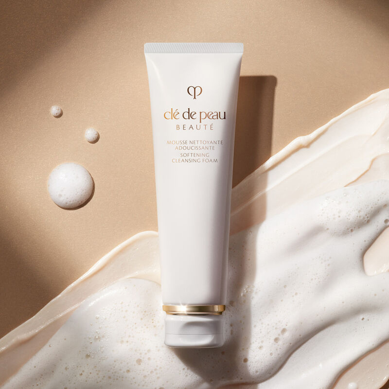 Cle De Peau Beaute Softening Cleansing Foam