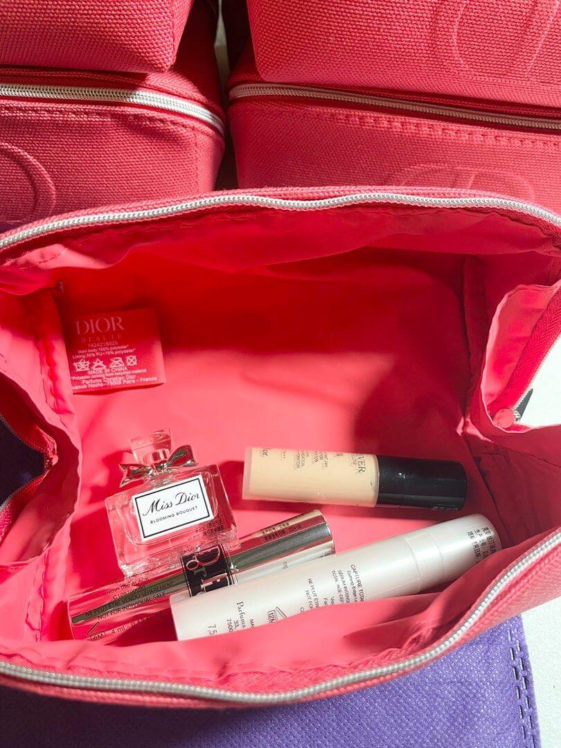 Dior cosmetics set 4 pcs Red cosmetic bag,Set Dior,Set ดิออ,ดิออ,Dior,มาสคาร่า,น้ำหอม,รองพื้น,ซีรั่ม,Diorเซรั่ม,มาสคาร่าdior ,น้ำหอม dior,รองพื้นDior ,ซีรั่มDior,เซรั่มDior